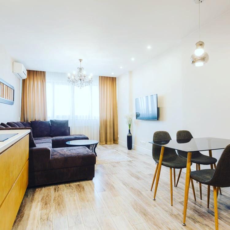 Vip 2 Rooms 75M2 Center Of Obolon Near River Side كييف المظهر الخارجي الصورة